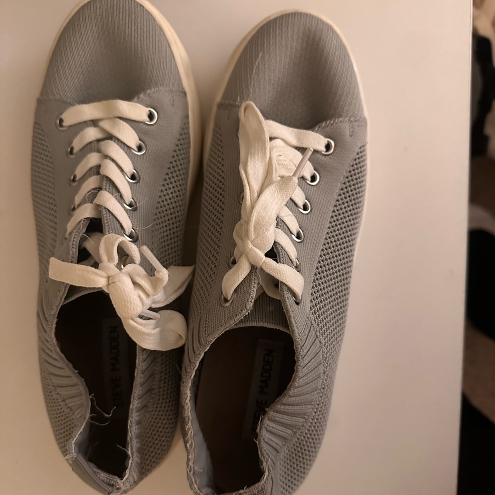Steve Madden platform sneakers size 9